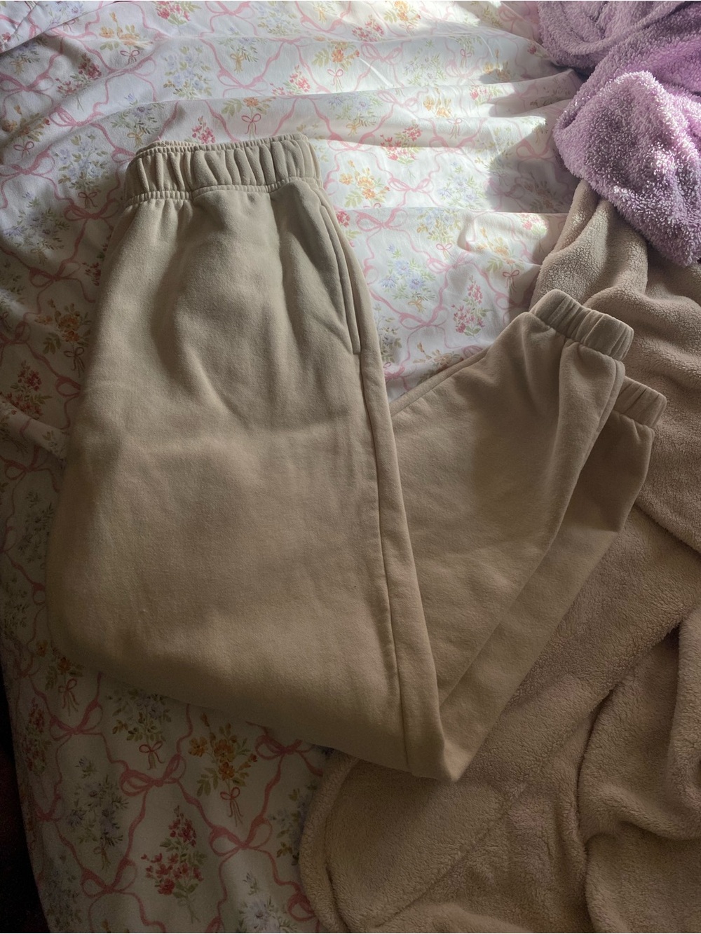 Wild Fable beige sweat pants